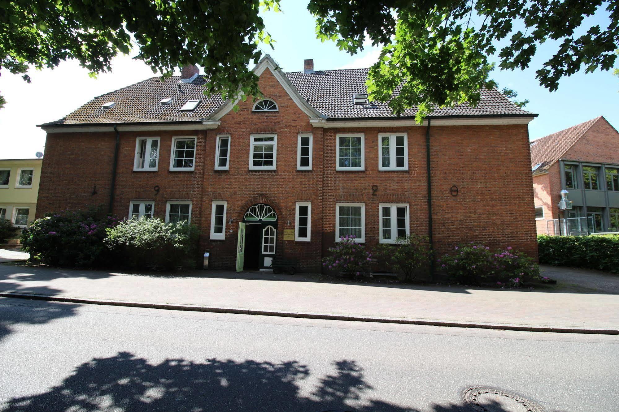 Hotel Carstens Bordesholm Exteriör bild